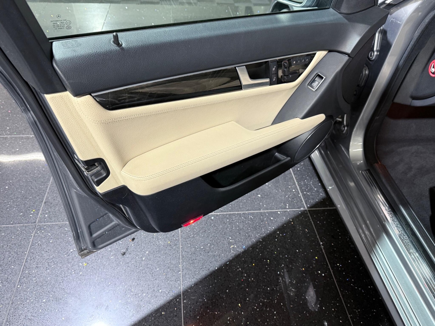 Used Mercedes-Benz C Class 2012 for sale - 76399204: Photo 50