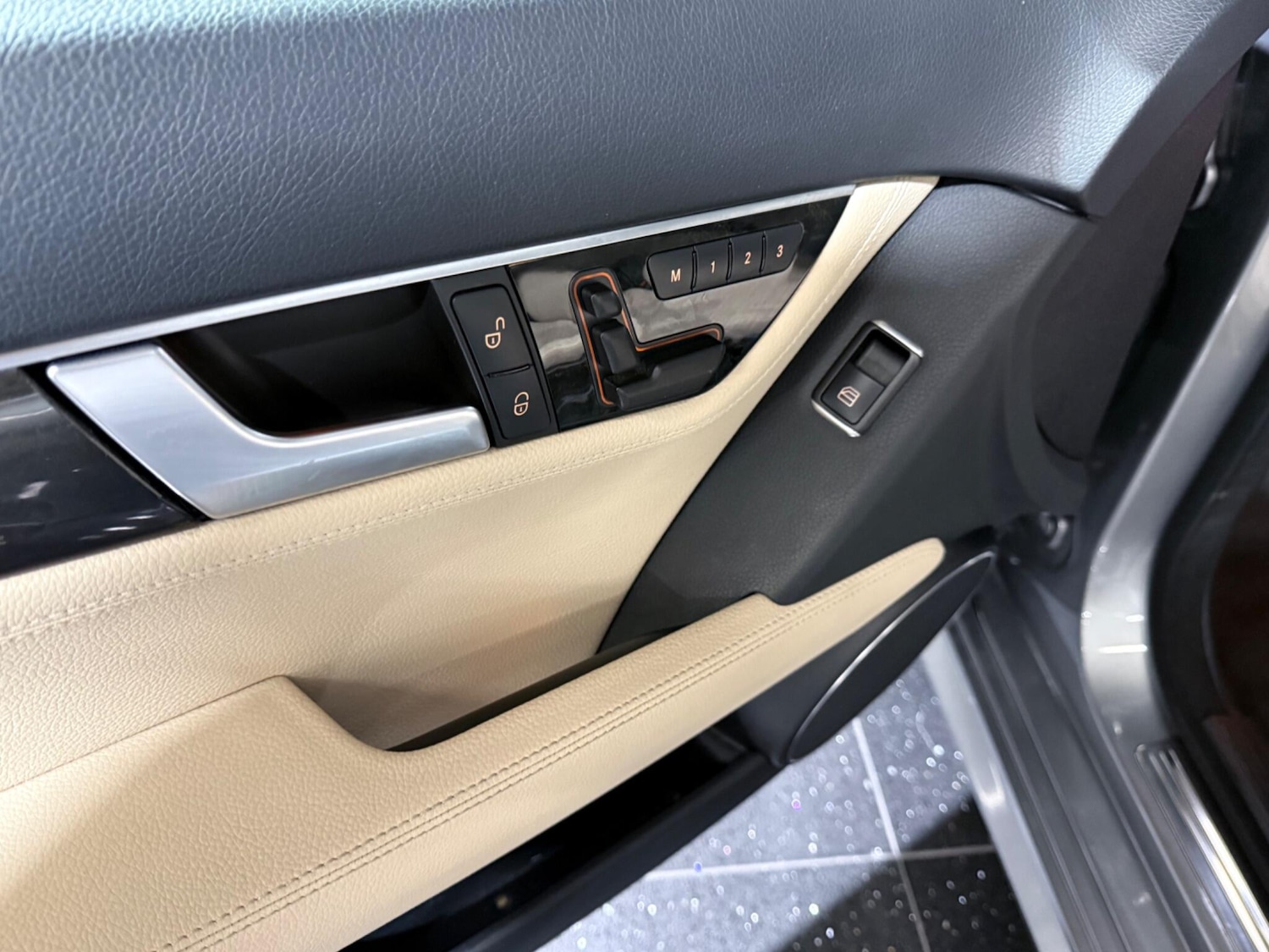 Used Mercedes-Benz C Class 2012 for sale - 76399204: Photo 51