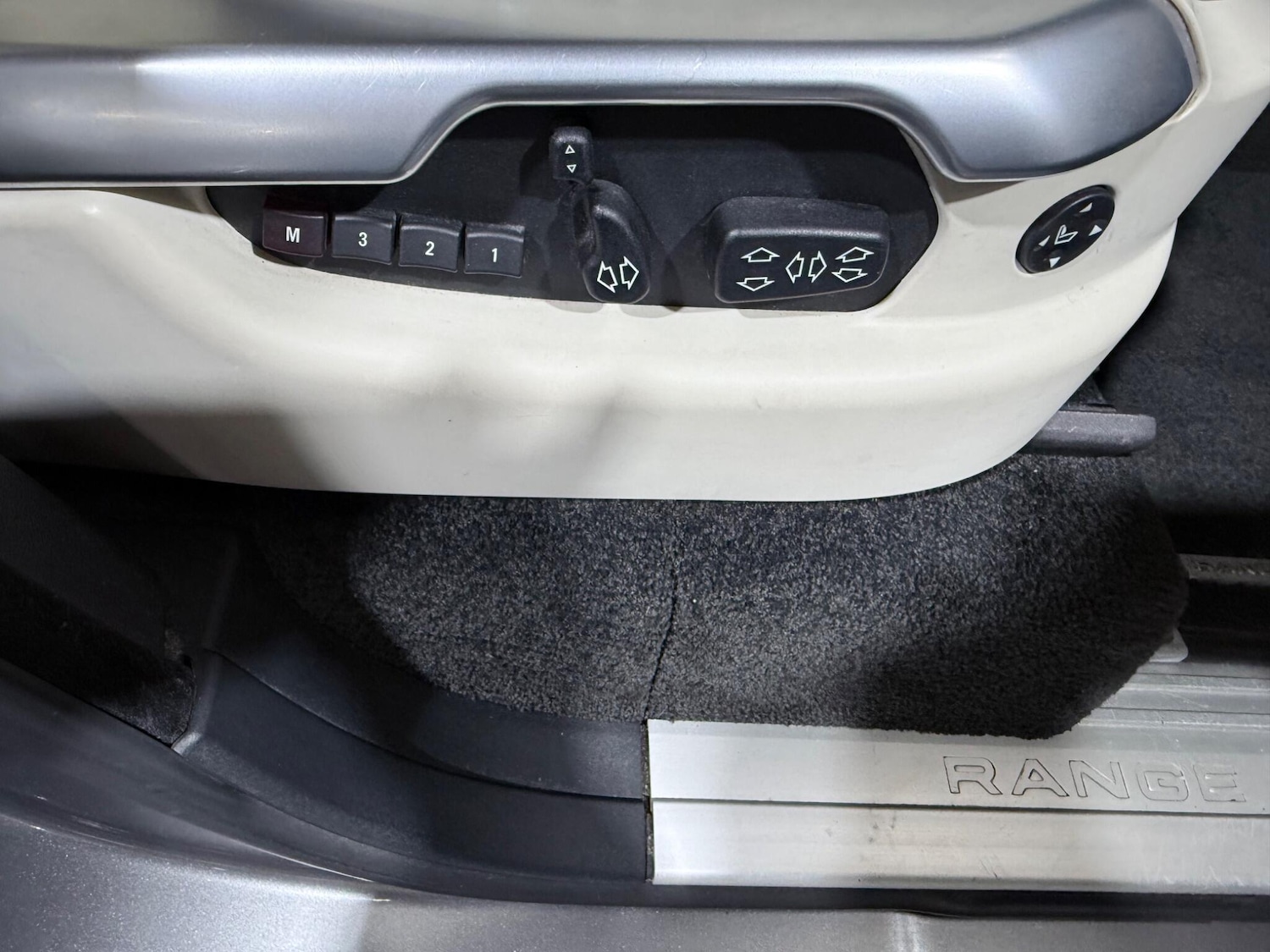 Used Land Rover Range Rover 2010 for sale - 78018895: Photo 12