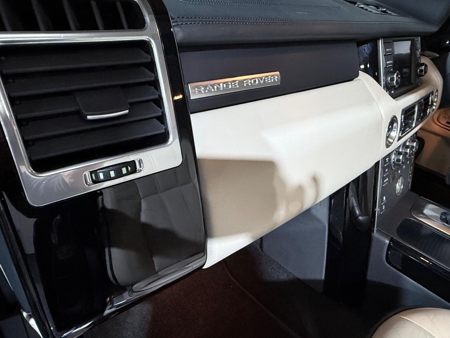 Used Land Rover Range Rover 2010 for sale - 78018895: Photo 33