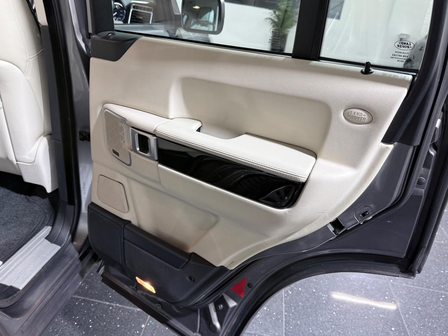 Used Land Rover Range Rover 2010 for sale - 78018895: Photo 65