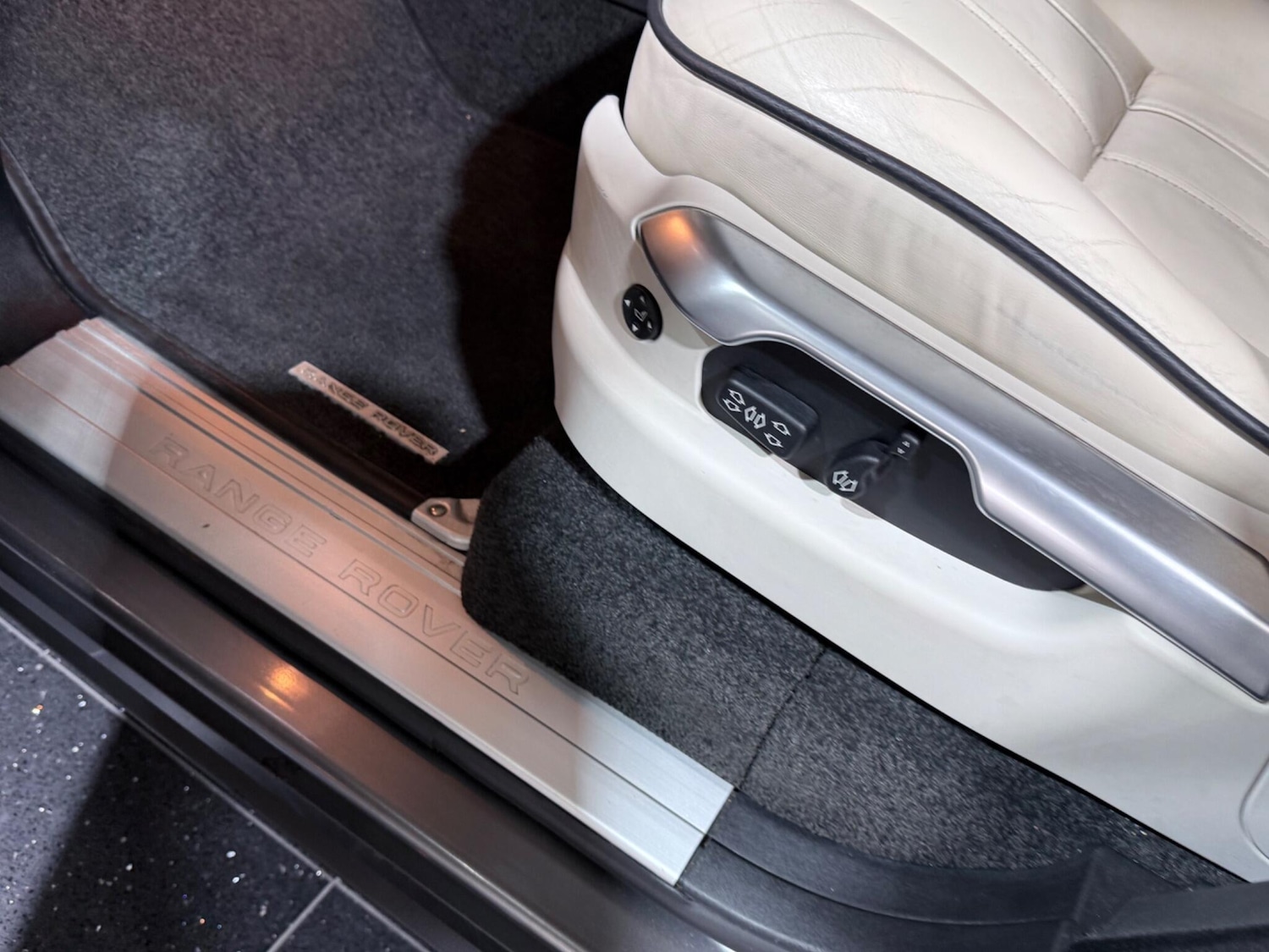 Used Land Rover Range Rover 2010 for sale - 78018895: Photo 7