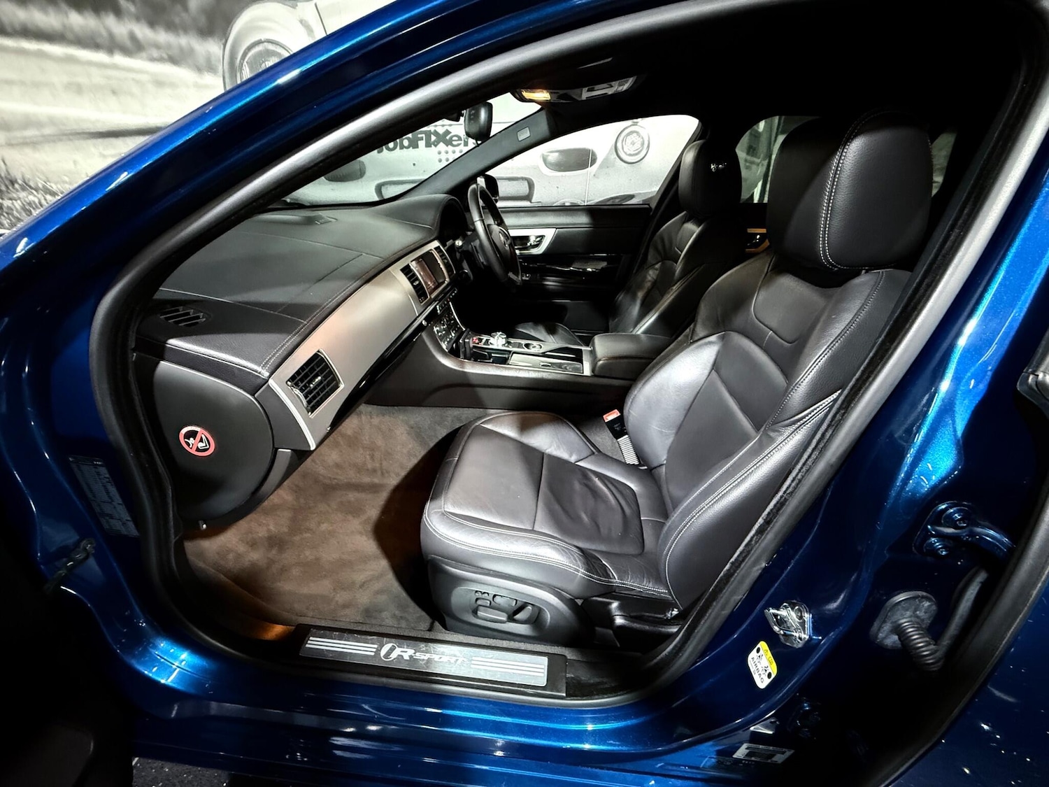 Used Jaguar XF 2015 for sale - 76645892: Photo 2