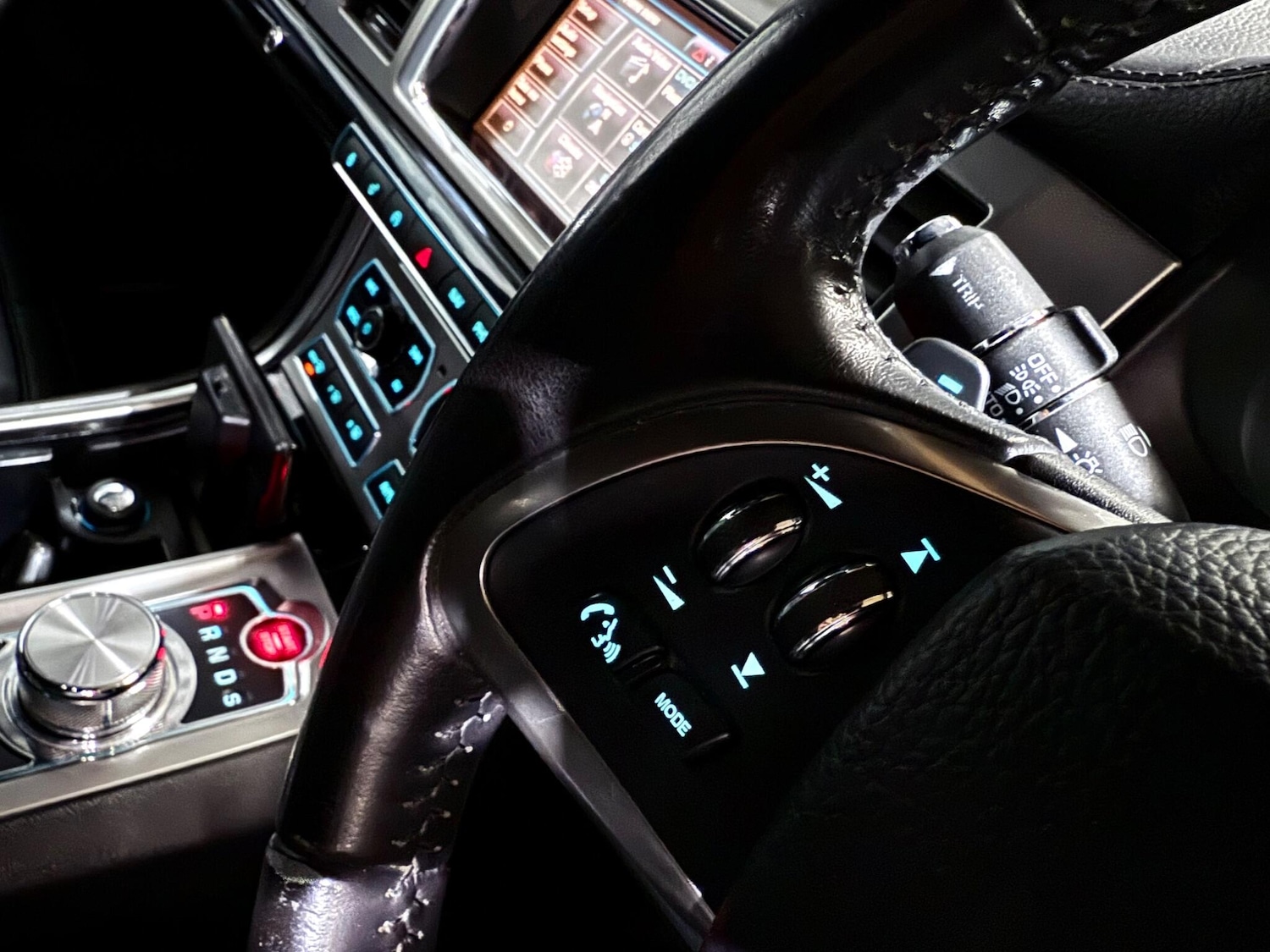 Used Jaguar XF 2015 for sale - 76645892: Photo 42