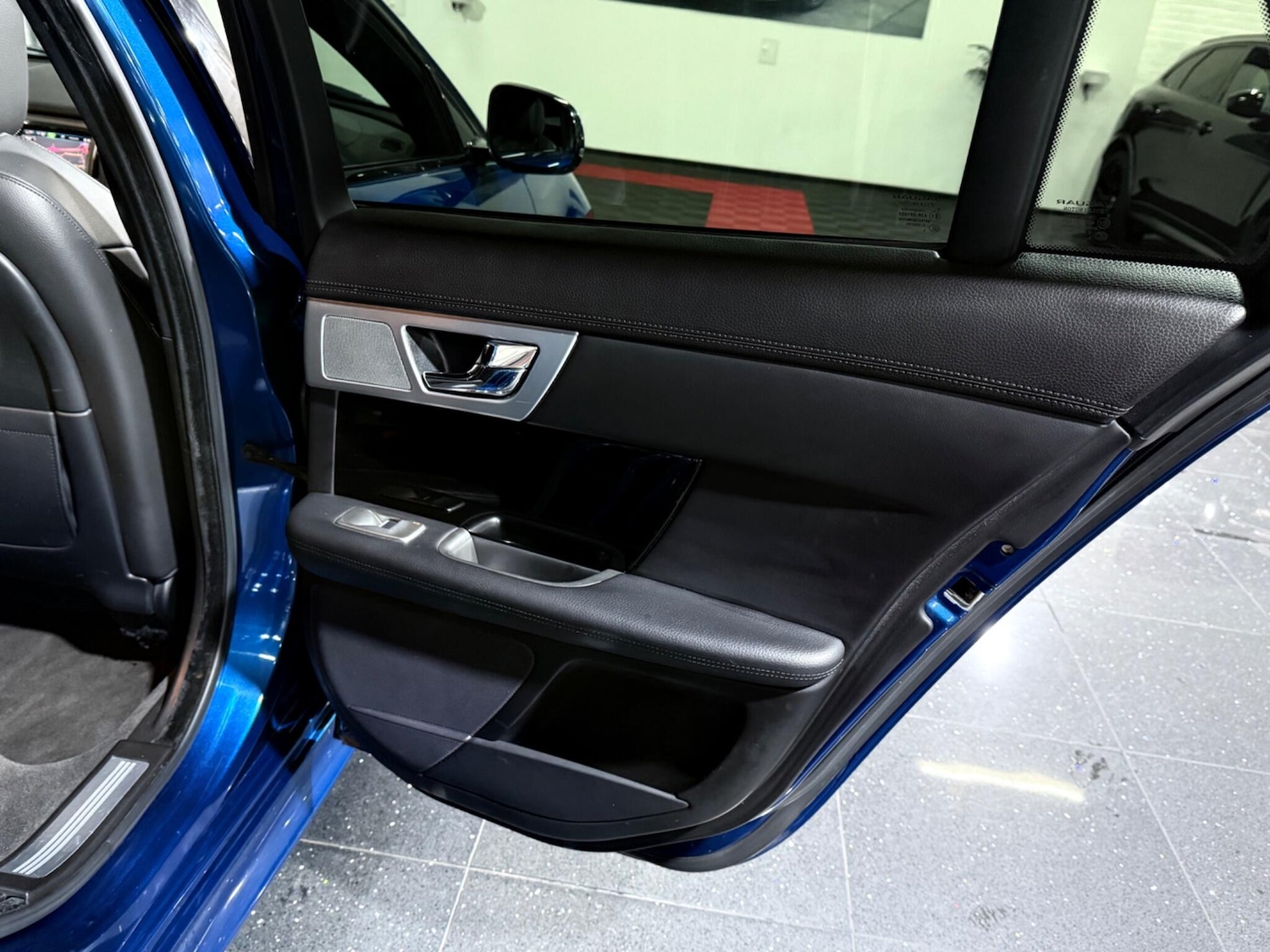 Used Jaguar XF 2015 for sale - 76645892: Photo 51