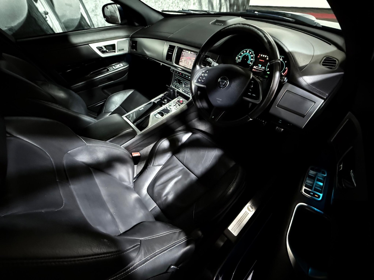 Used Jaguar XF 2015 for sale - 76997063: Photo 11