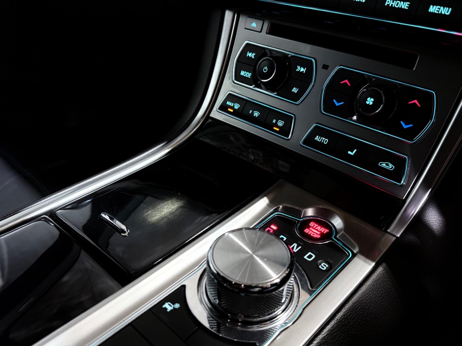 Used Jaguar XF 2015 for sale - 76997063: Photo 38