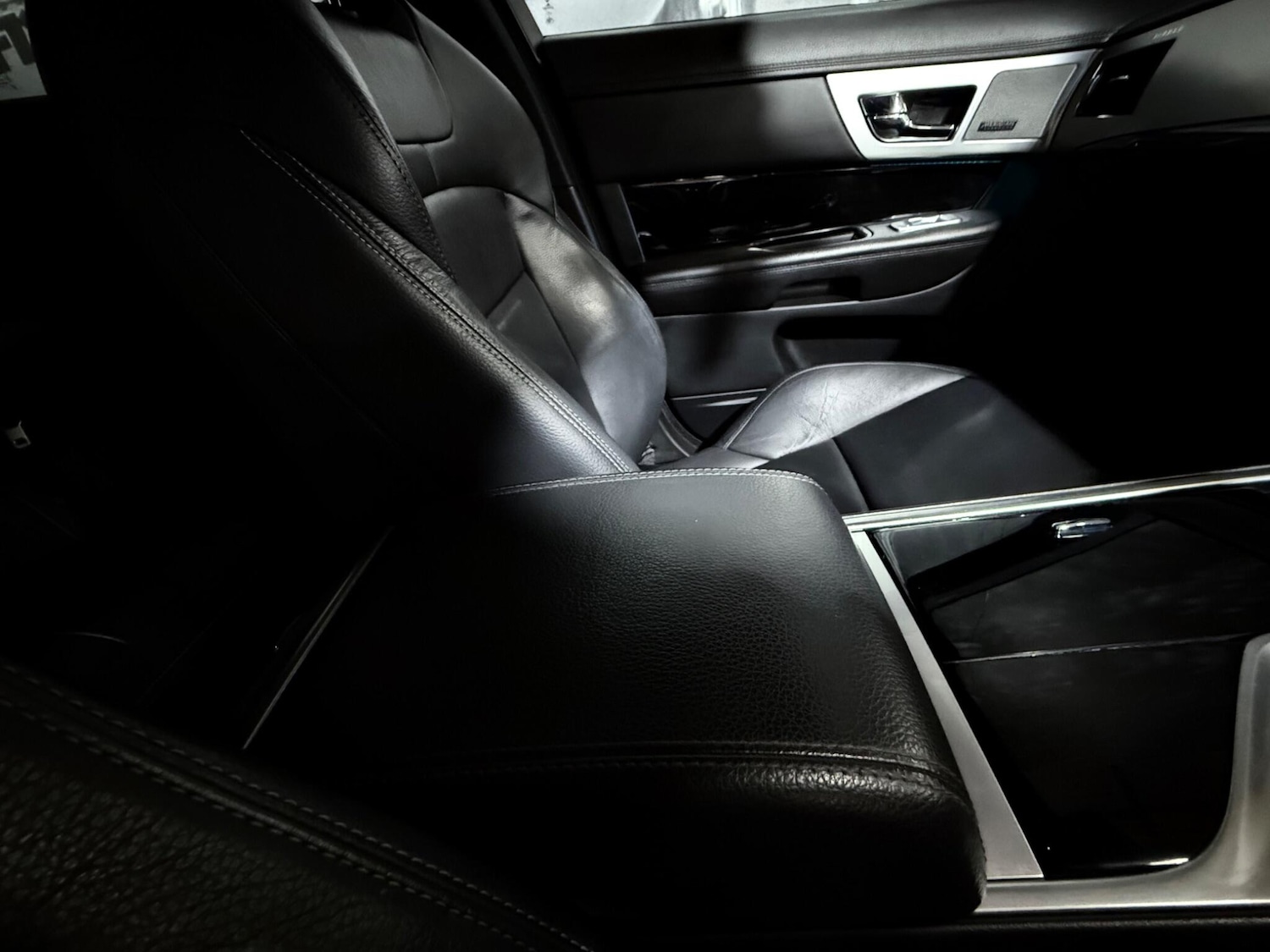 Used Jaguar XF 2015 for sale - 76997063: Photo 44