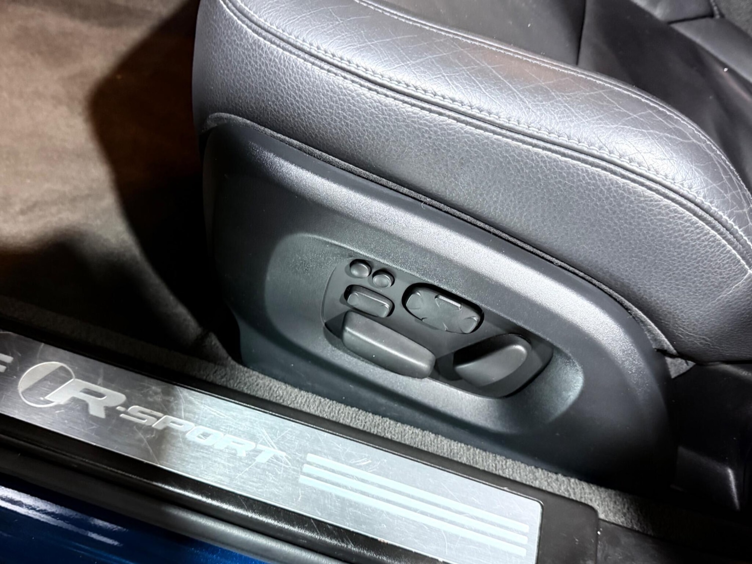 Used Jaguar XF 2015 for sale - 76997063: Photo 7