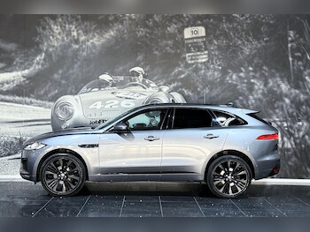 Used Jaguar F-Pace 2020 for sale - 75839577: Photo