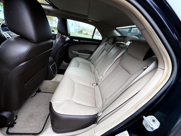 Used Chrysler 300C 2013 for sale - 76250982: Photo 11