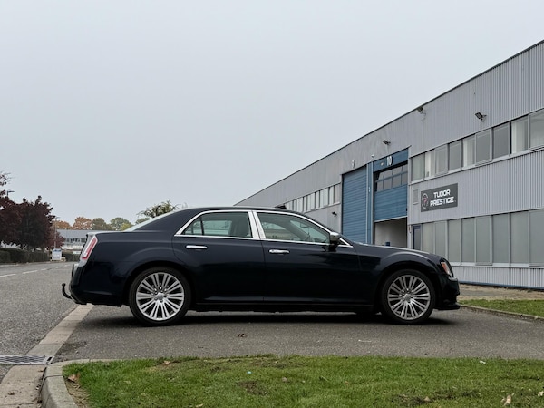 Used Chrysler 300C 2013 for sale - 76250982: Photo 15