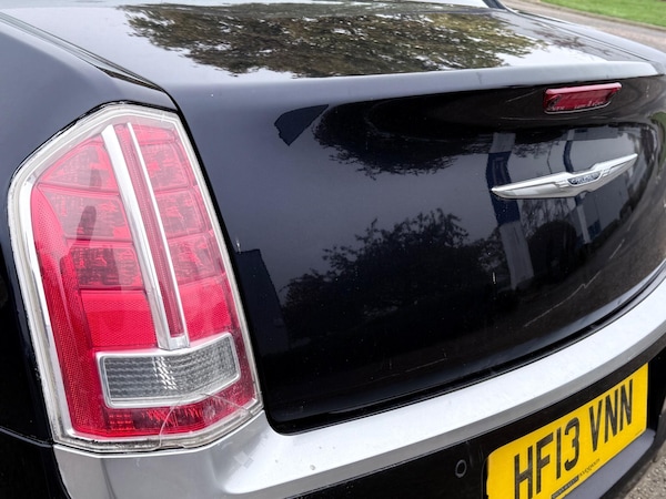 Used Chrysler 300C 2013 for sale - 76250982: Photo 17