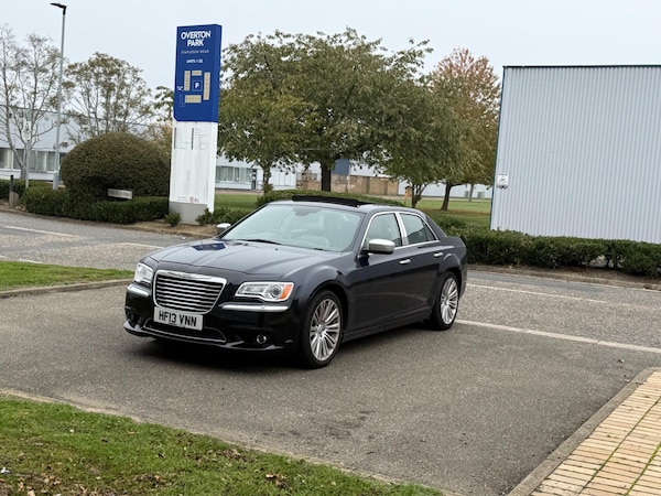 Used Chrysler 300C 2013 for sale - 76250982: Photo 19