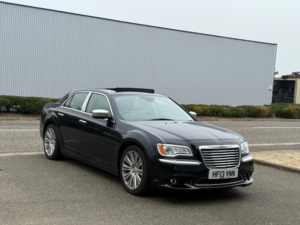 Used Chrysler 300C 2013 for sale - 76250982: Photo 1