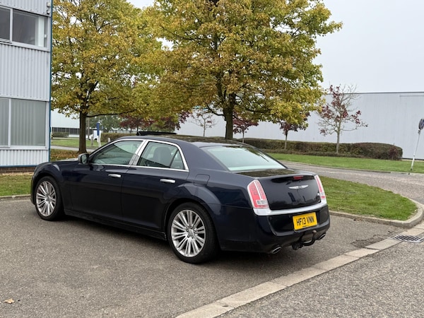 Used Chrysler 300C 2013 for sale - 76250982: Photo 4