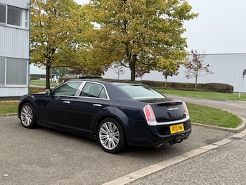 Used Chrysler 300C 2013 for sale - 76250982: Photo 4
