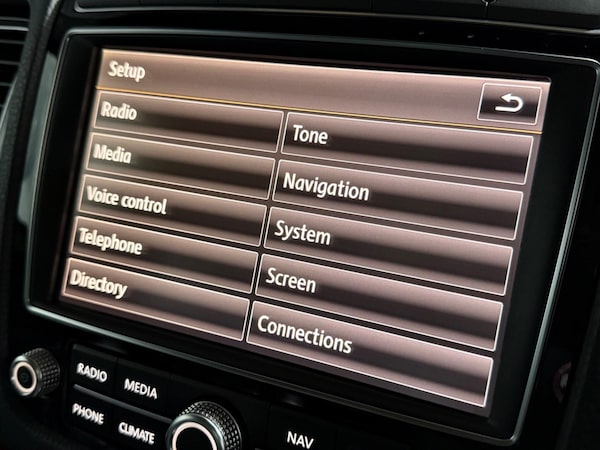 Used Volkswagen Touareg 2015 for sale - 76295939: Photo 32