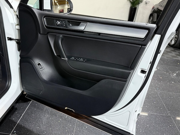 Used Volkswagen Touareg 2015 for sale - 76295939: Photo 46