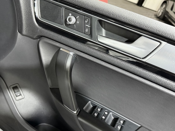 Used Volkswagen Touareg 2015 for sale - 76295939: Photo 47