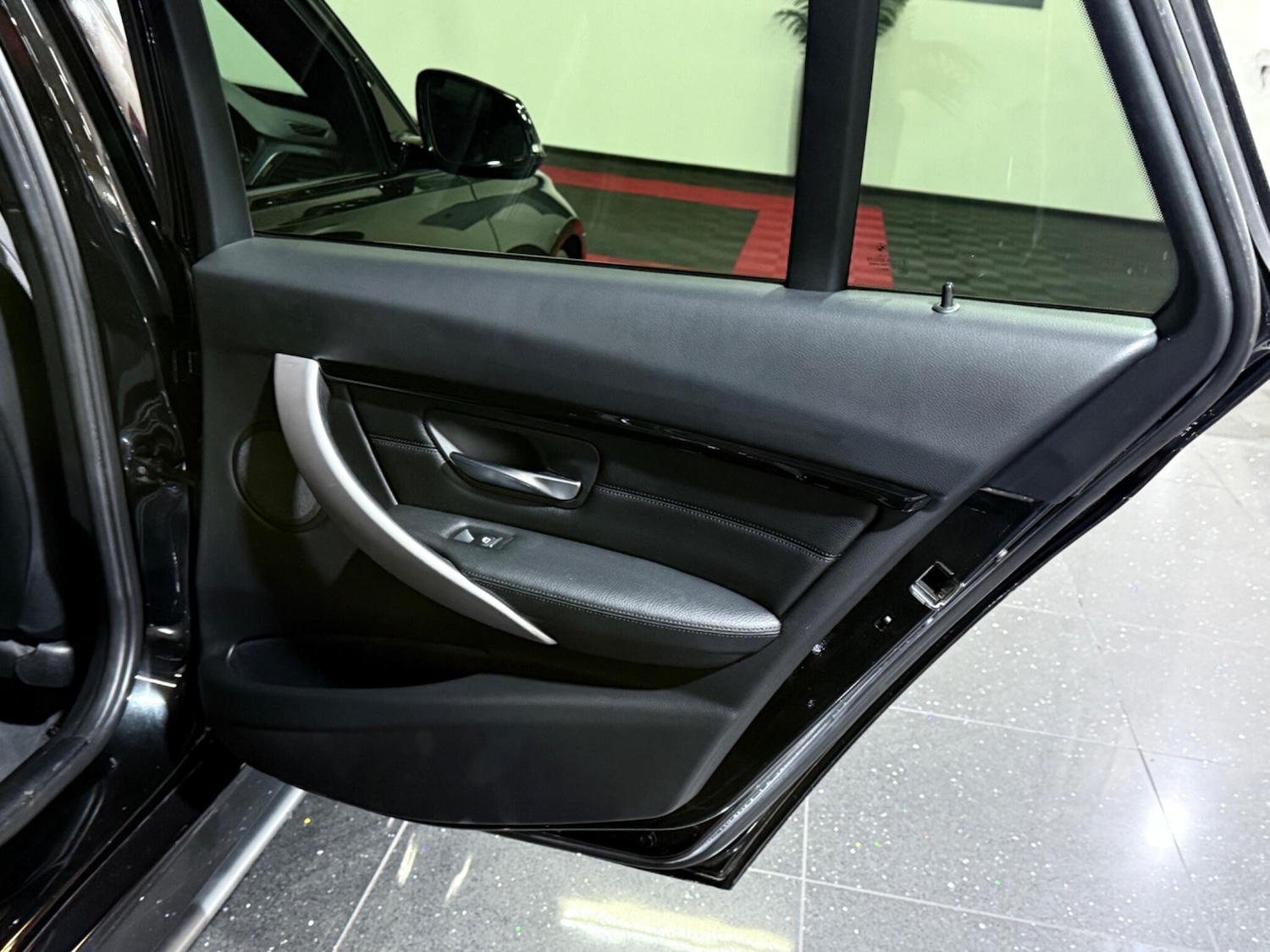 Used BMW 3 Series 2018 for sale - 76899145: Photo 57