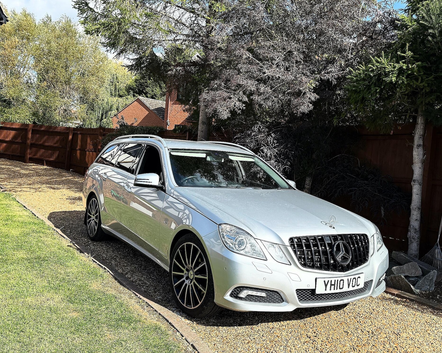 Used Mercedes-Benz E-Class 2010 for sale - 76073029: Photo 1