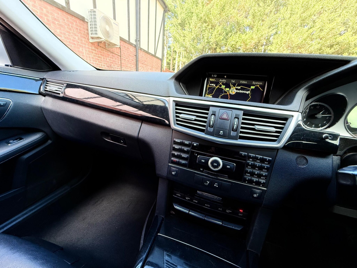 Used Mercedes-Benz E-Class 2010 for sale - 76073029: Photo 15