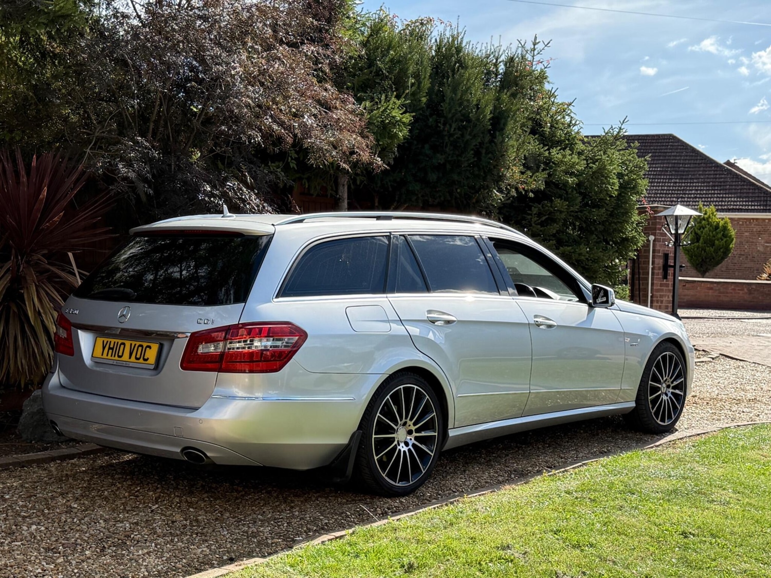Used Mercedes-Benz E-Class 2010 for sale - 76073029: Photo 3