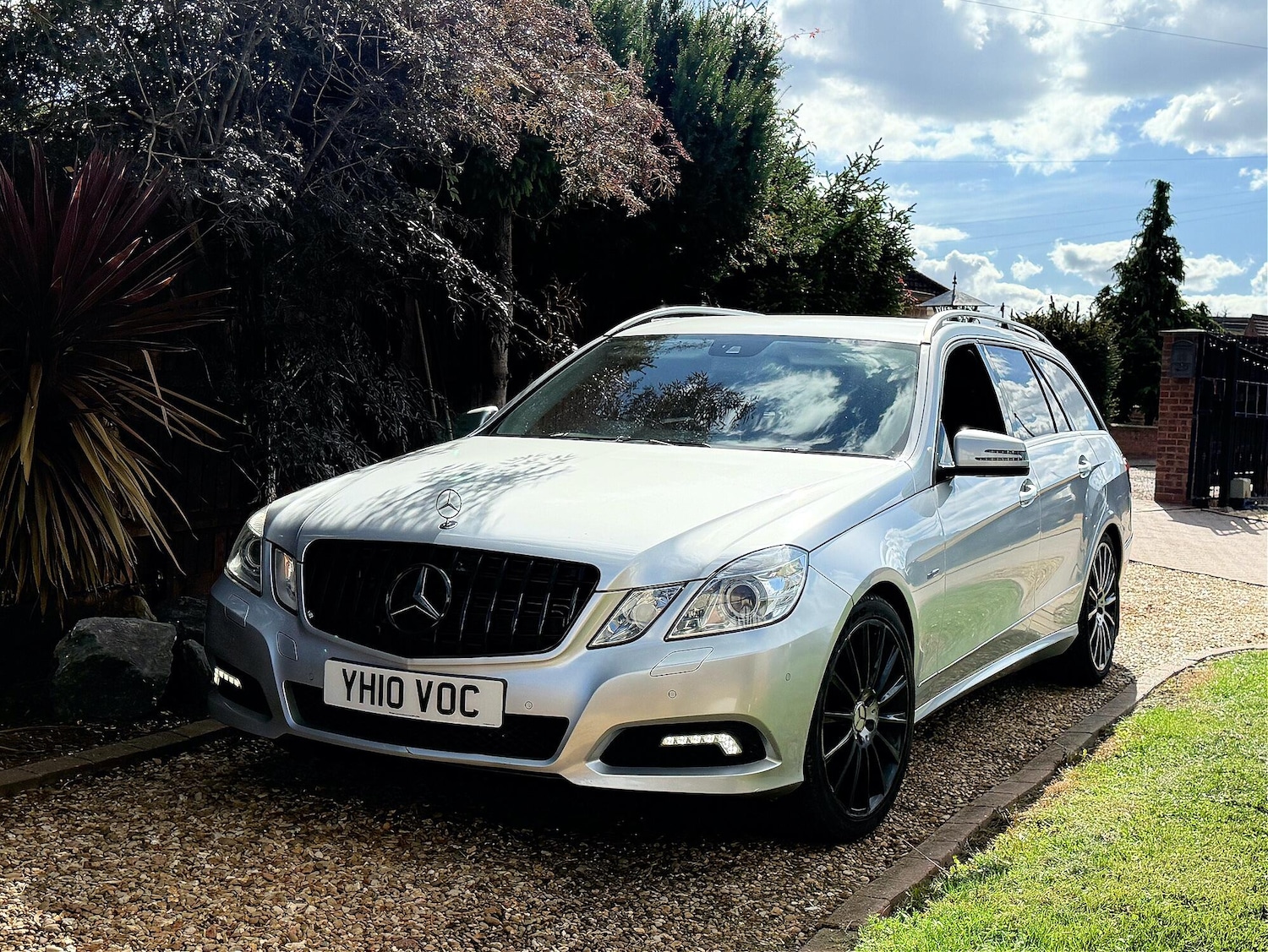 Used Mercedes-Benz E-Class 2010 for sale - 76073029: Photo 4
