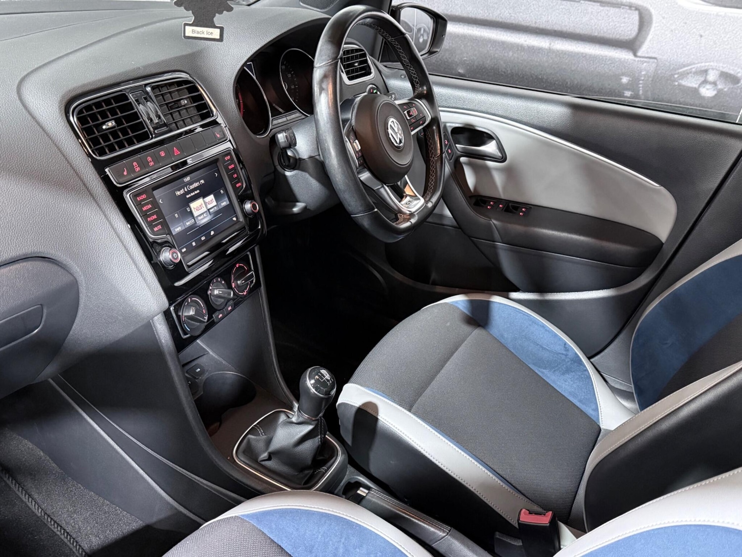 Used Volkswagen Polo 2017 for sale - 77395961: Photo 2