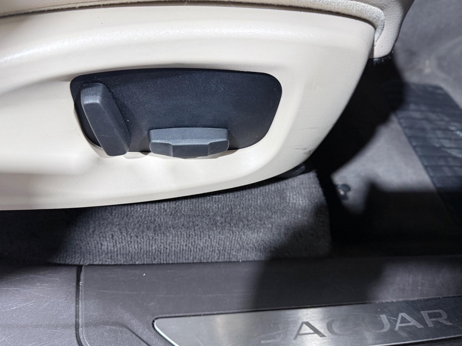 Used Jaguar F-Pace 2017 for sale - 77411344: Photo 11