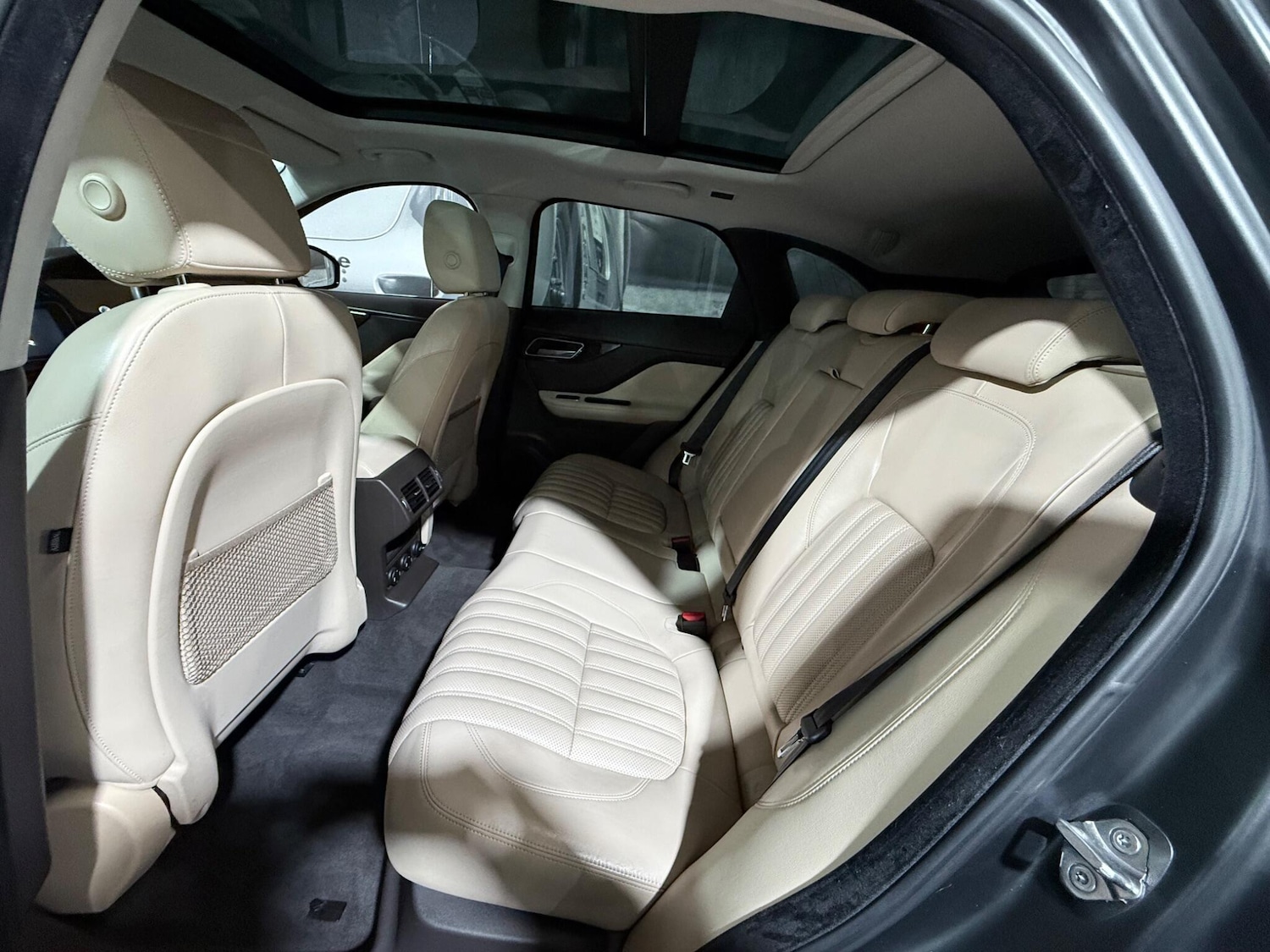 Used Jaguar F-Pace 2017 for sale - 77411344: Photo 15