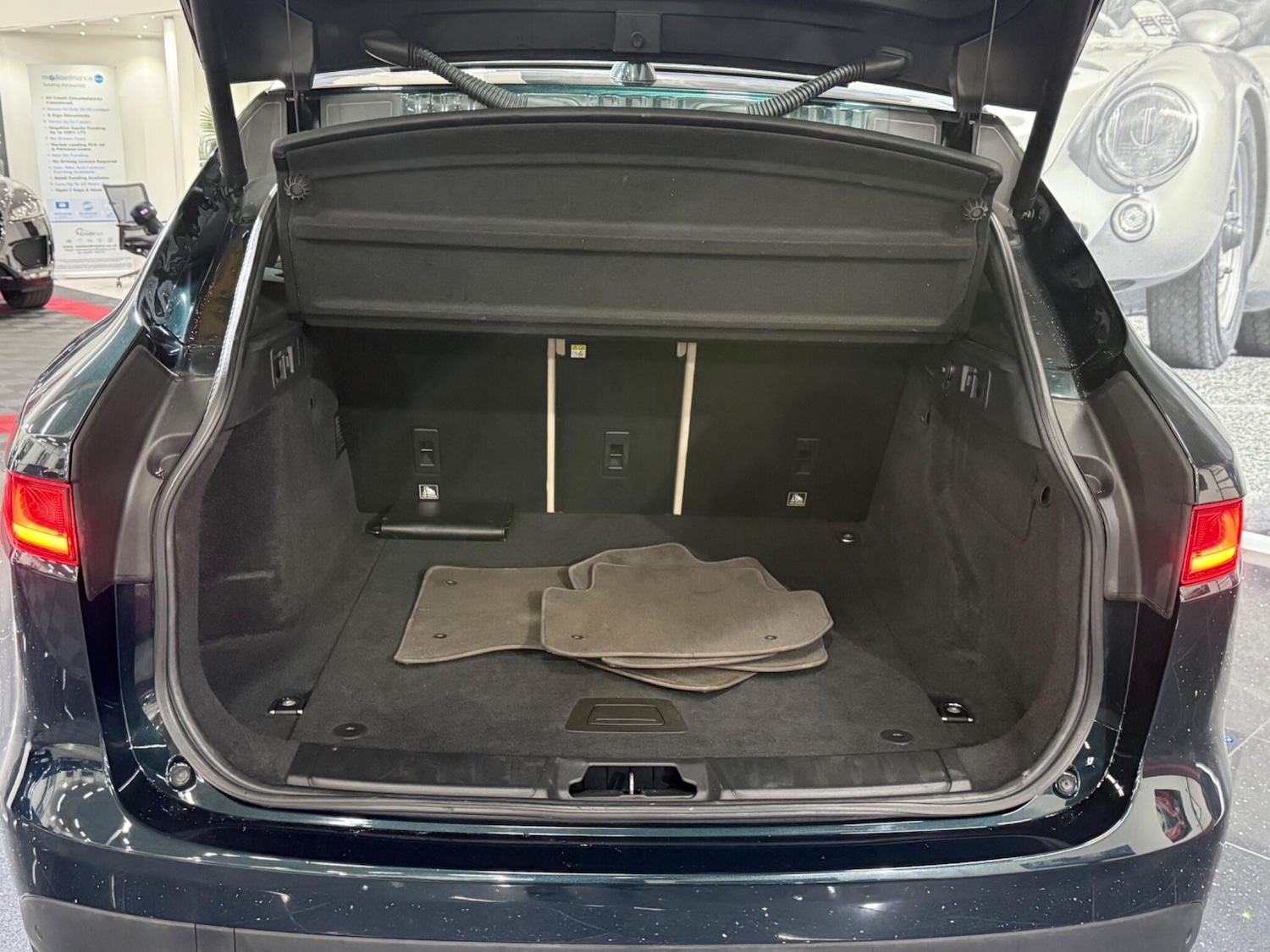 Used Jaguar F-Pace 2017 for sale - 77411344: Photo 22