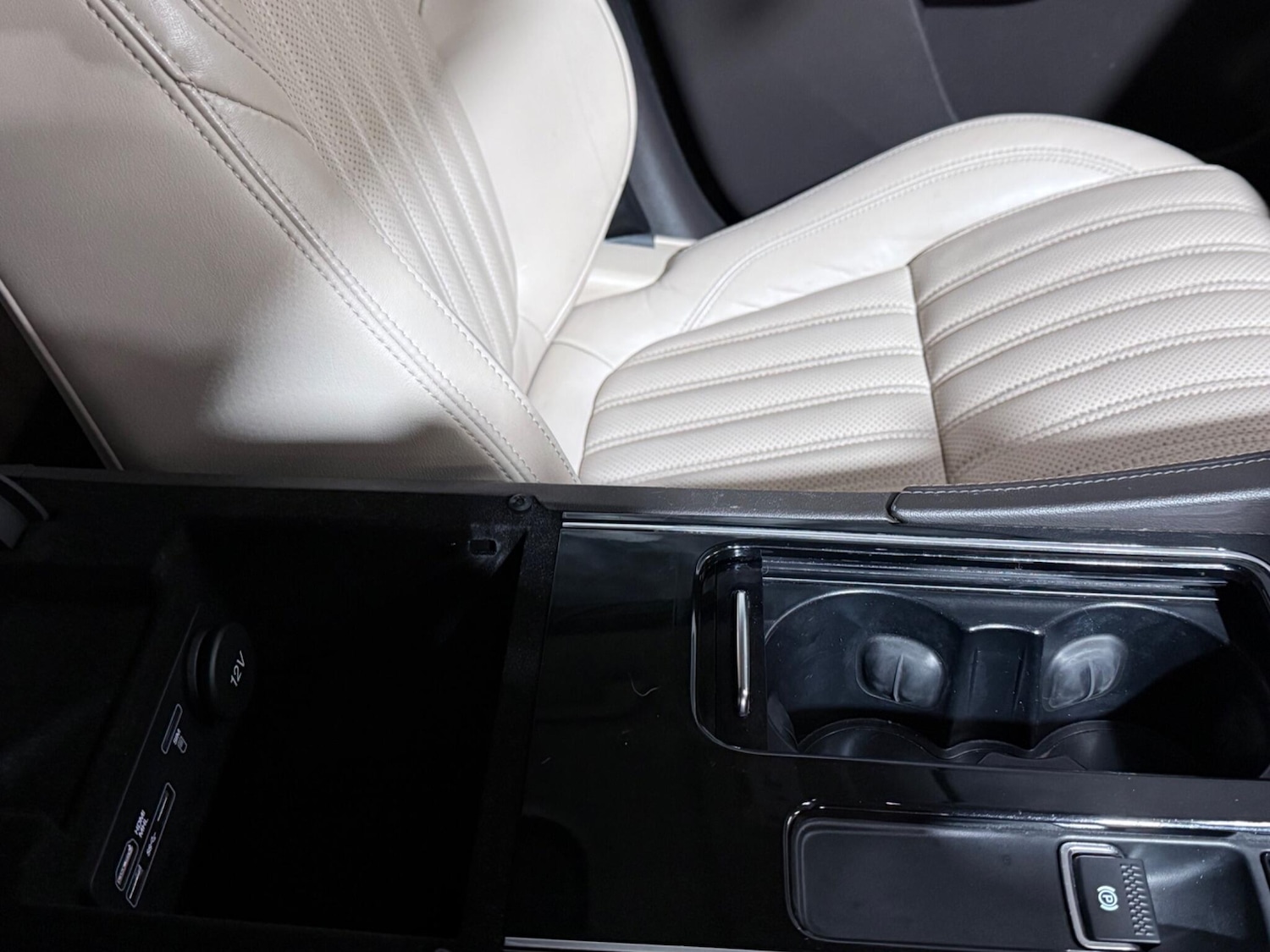 Used Jaguar F-Pace 2017 for sale - 77411344: Photo 60