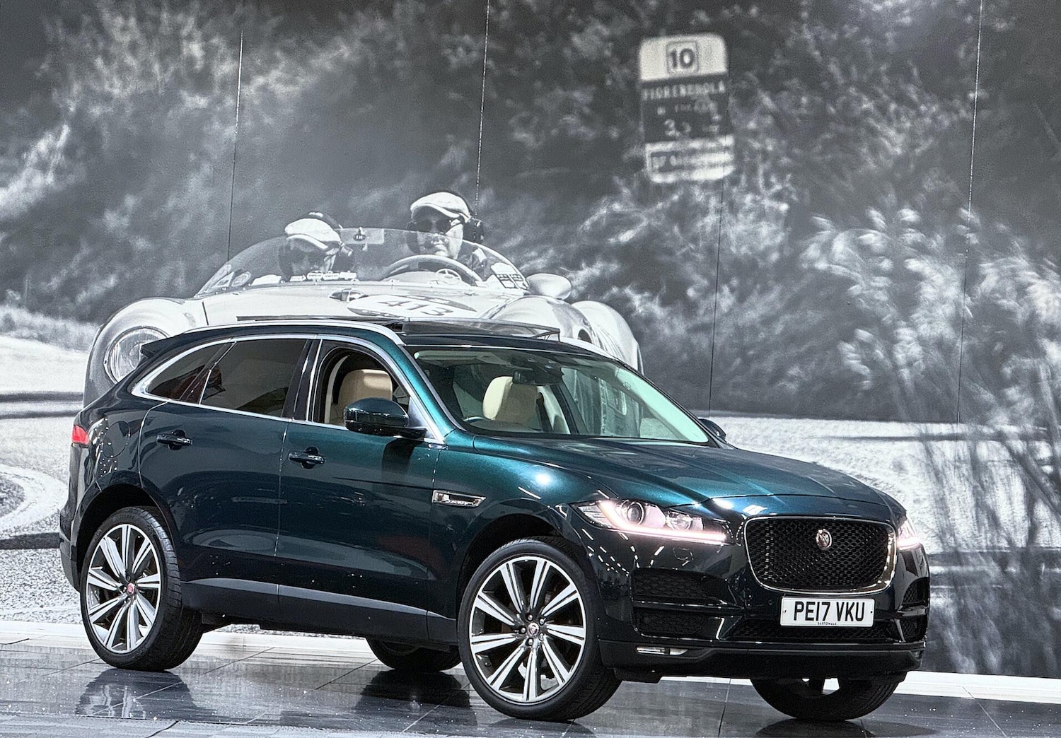 Used Jaguar F-Pace 2017 for sale - 77411344: Photo 68