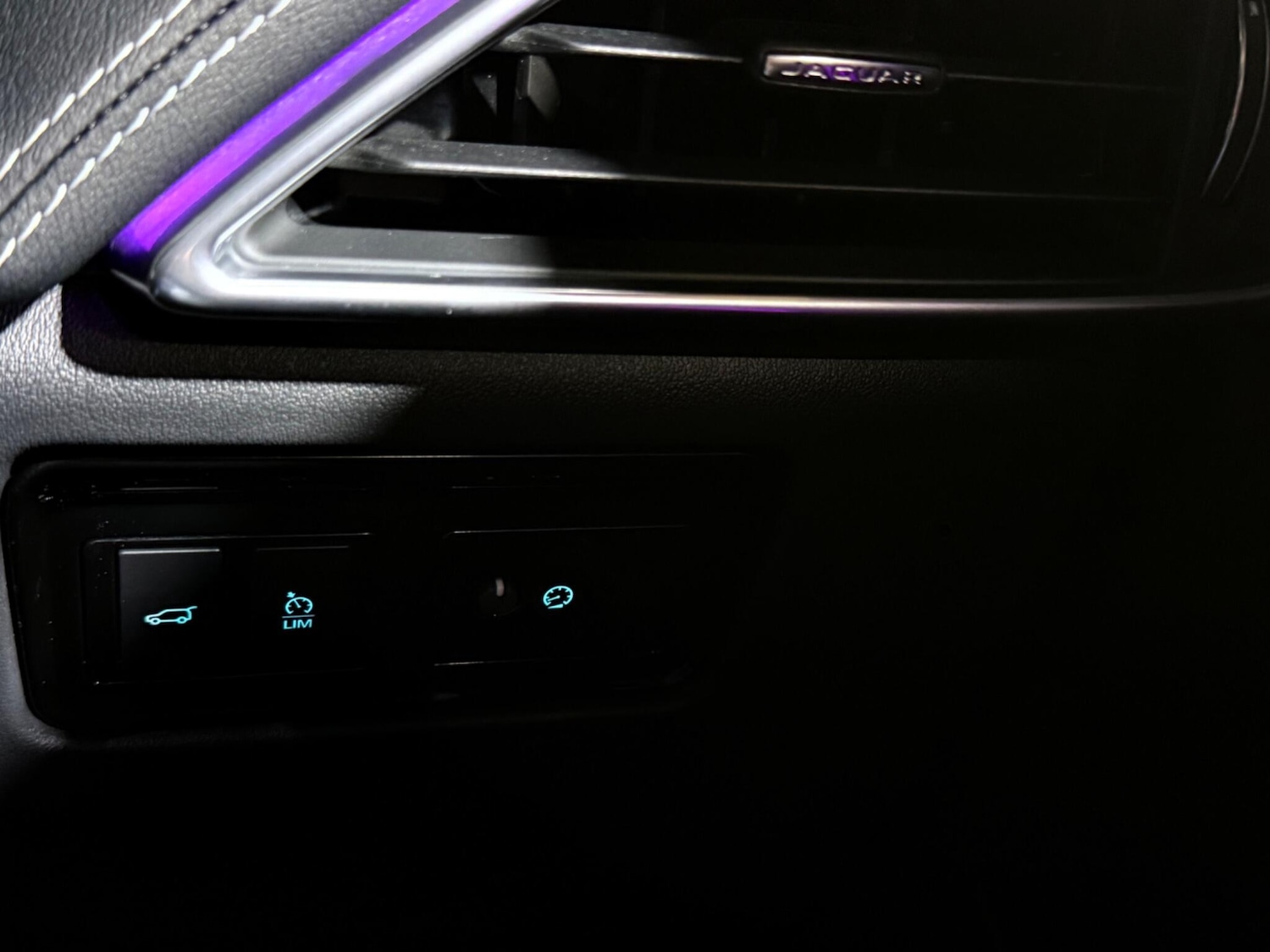 Used Jaguar F-Pace 2020 for sale - 77163034: Photo 30