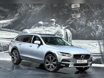 Used Volvo V90 Cross Country 2018 for sale - 78866358: Photo