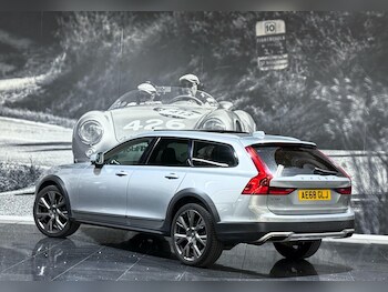 Used Volvo V90 Cross Country 2018 for sale - 78866358: Photo