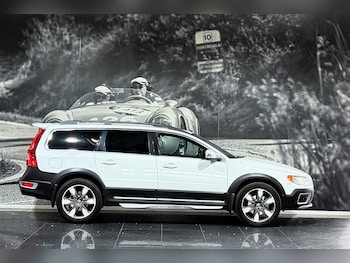 Used Volvo XC70 2013 for sale - 79145736: Photo