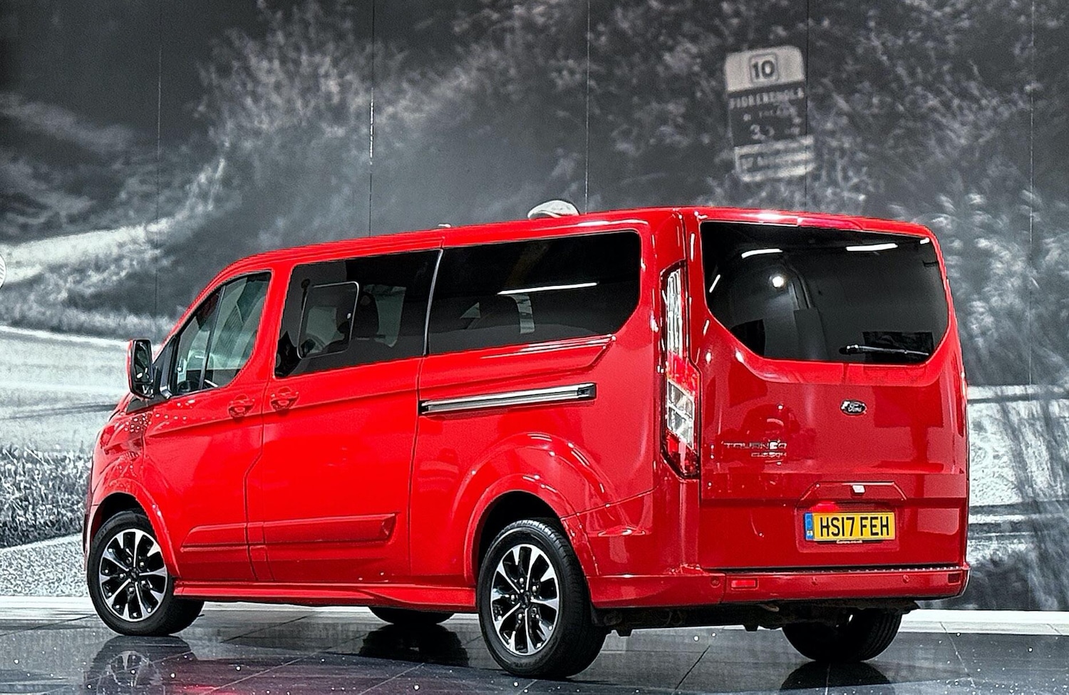 Used Ford Tourneo Custom 2017 for sale - 77799067: Photo 2