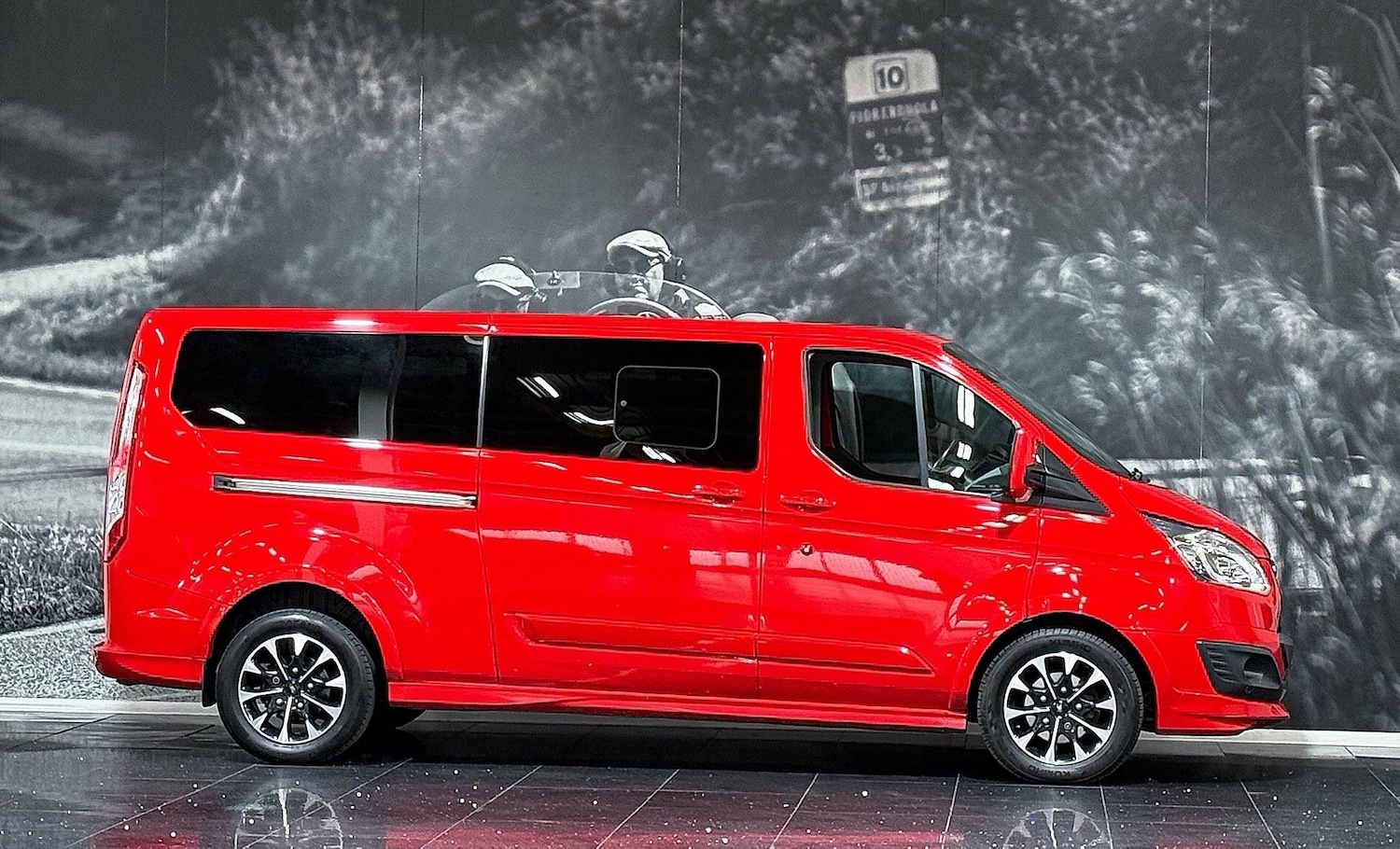 Used Ford Tourneo Custom 2017 for sale - 77799067: Photo 3