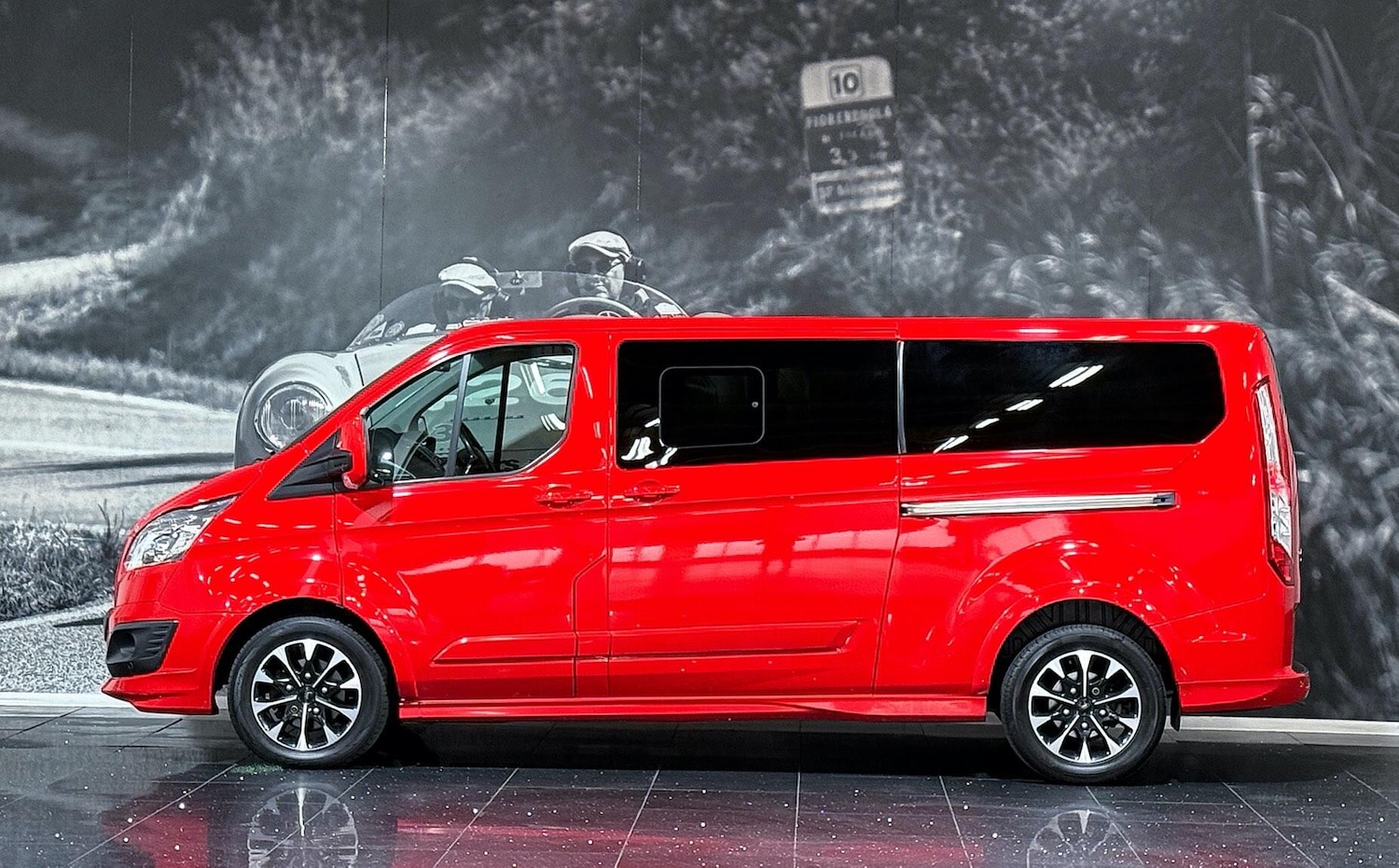 Used Ford Tourneo Custom 2017 for sale - 77799067: Photo 4