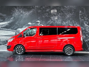 Used Ford Tourneo Custom 2017 for sale - 77799067: Photo