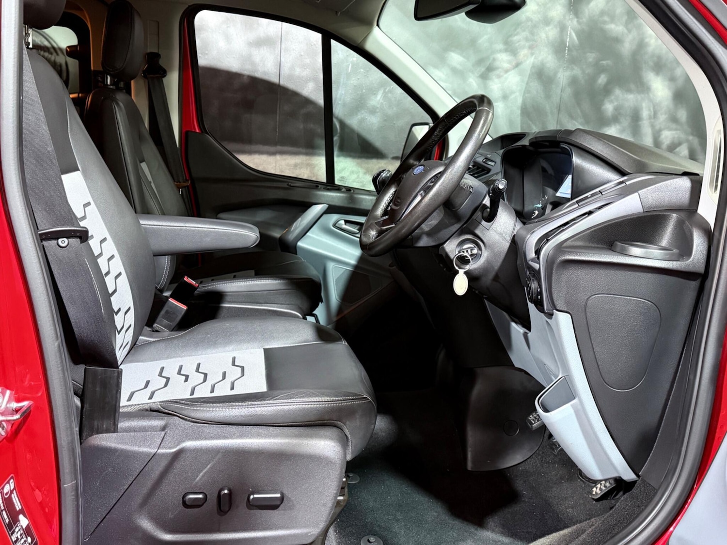 Used Ford Tourneo Custom 2017 for sale - 76752667: Photo 36