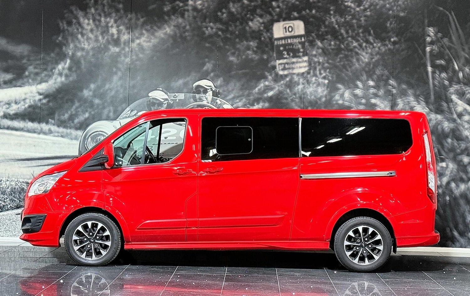 Used Ford Tourneo Custom 2017 for sale - 76752667: Photo 4