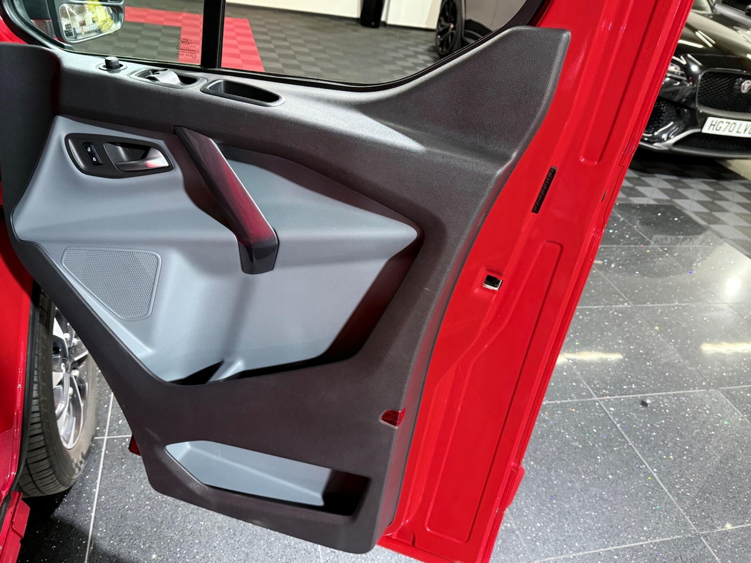 Used Ford Tourneo Custom 2017 for sale - 76752667: Photo 40