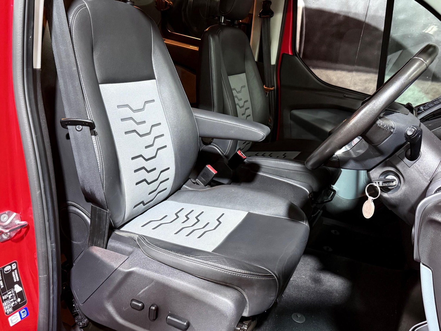 Used Ford Tourneo Custom 2017 for sale - 76752667: Photo 6