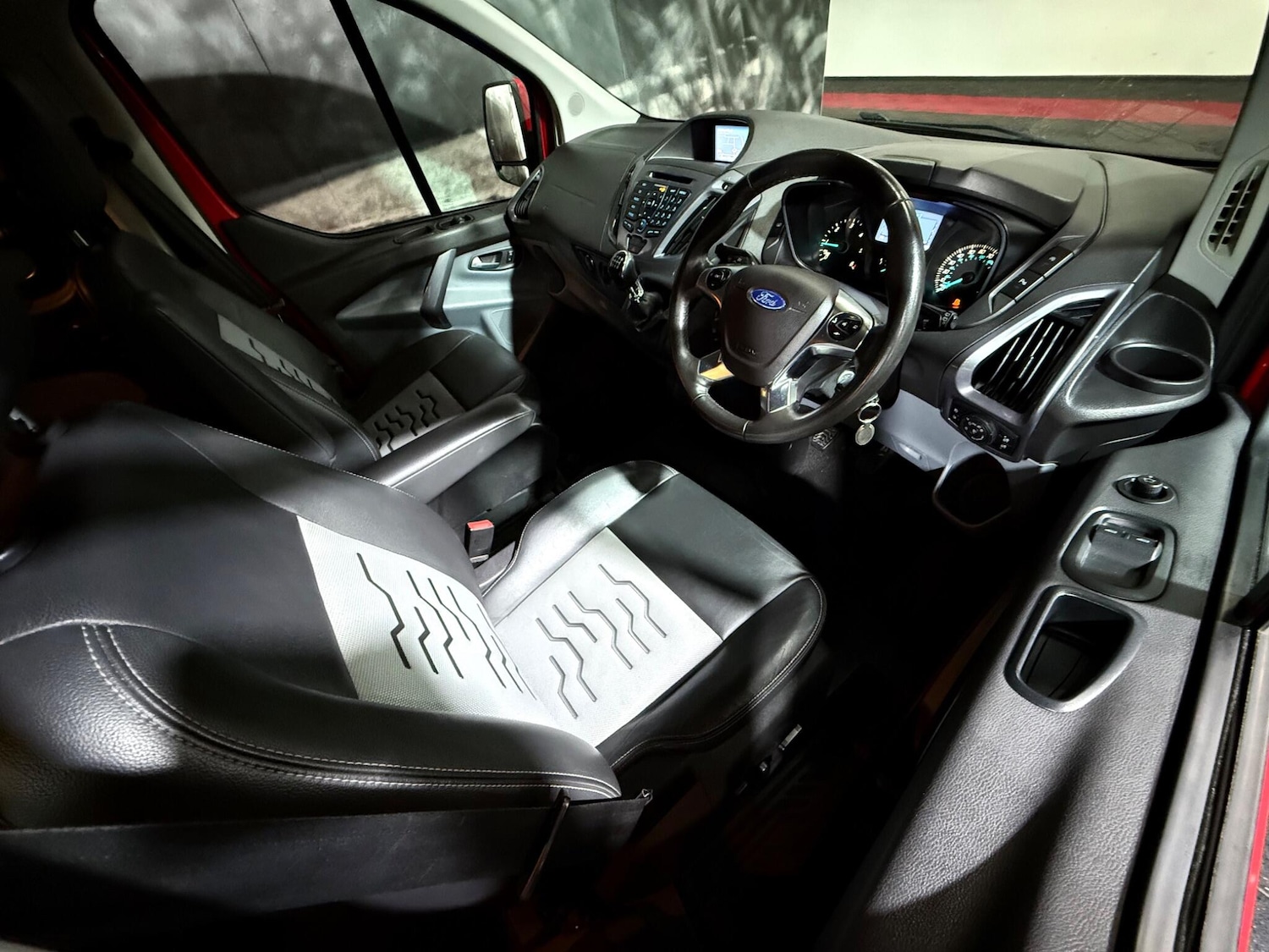 Used Ford Tourneo Custom 2017 for sale - 76752667: Photo 7