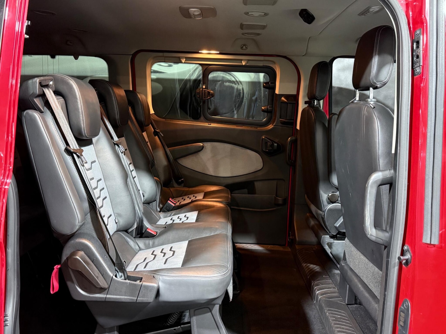 Used Ford Tourneo Custom 2017 for sale - 76752667: Photo 8