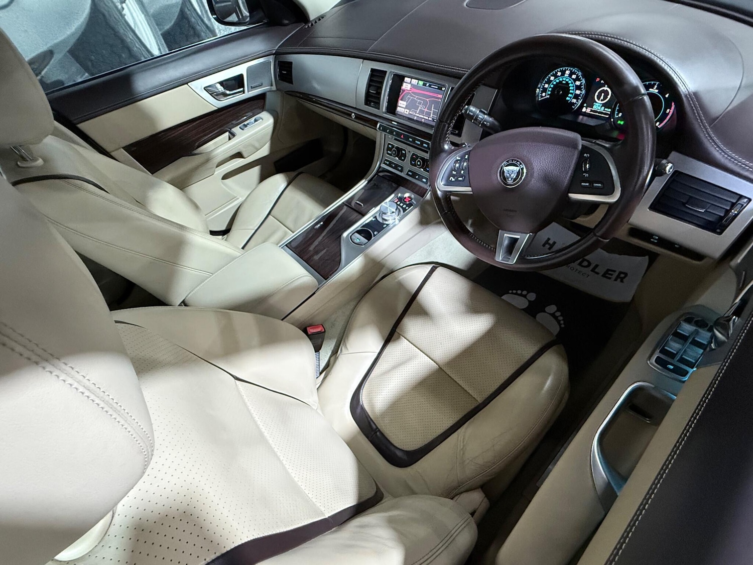 Used Jaguar XF 2015 for sale - 77586586: Photo 10